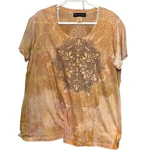 Appropriate Behavior size 1X tan / gold print tee crew neck NWOT